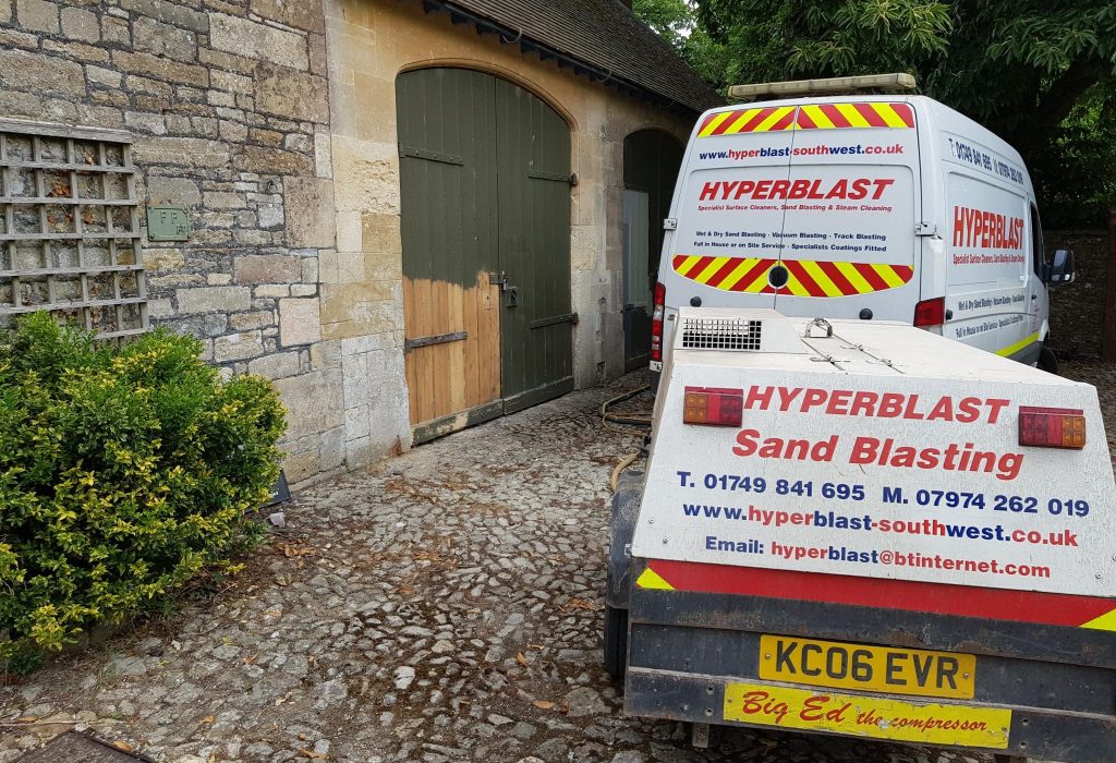 Sand Blasting vs Pressure Washing: Which is Right for You? Sand Blasting vs Pressure Washing: Which is Right for You?